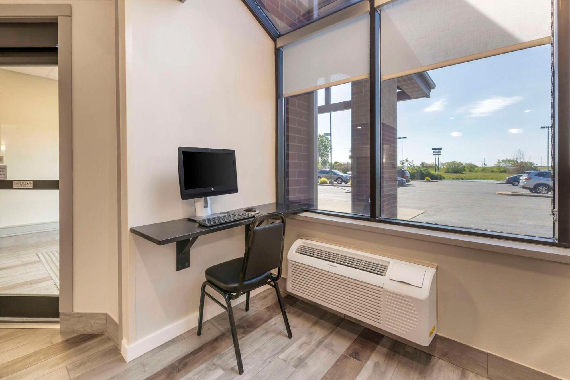 Comfort Inn & Suites New Lisbon Exterior foto