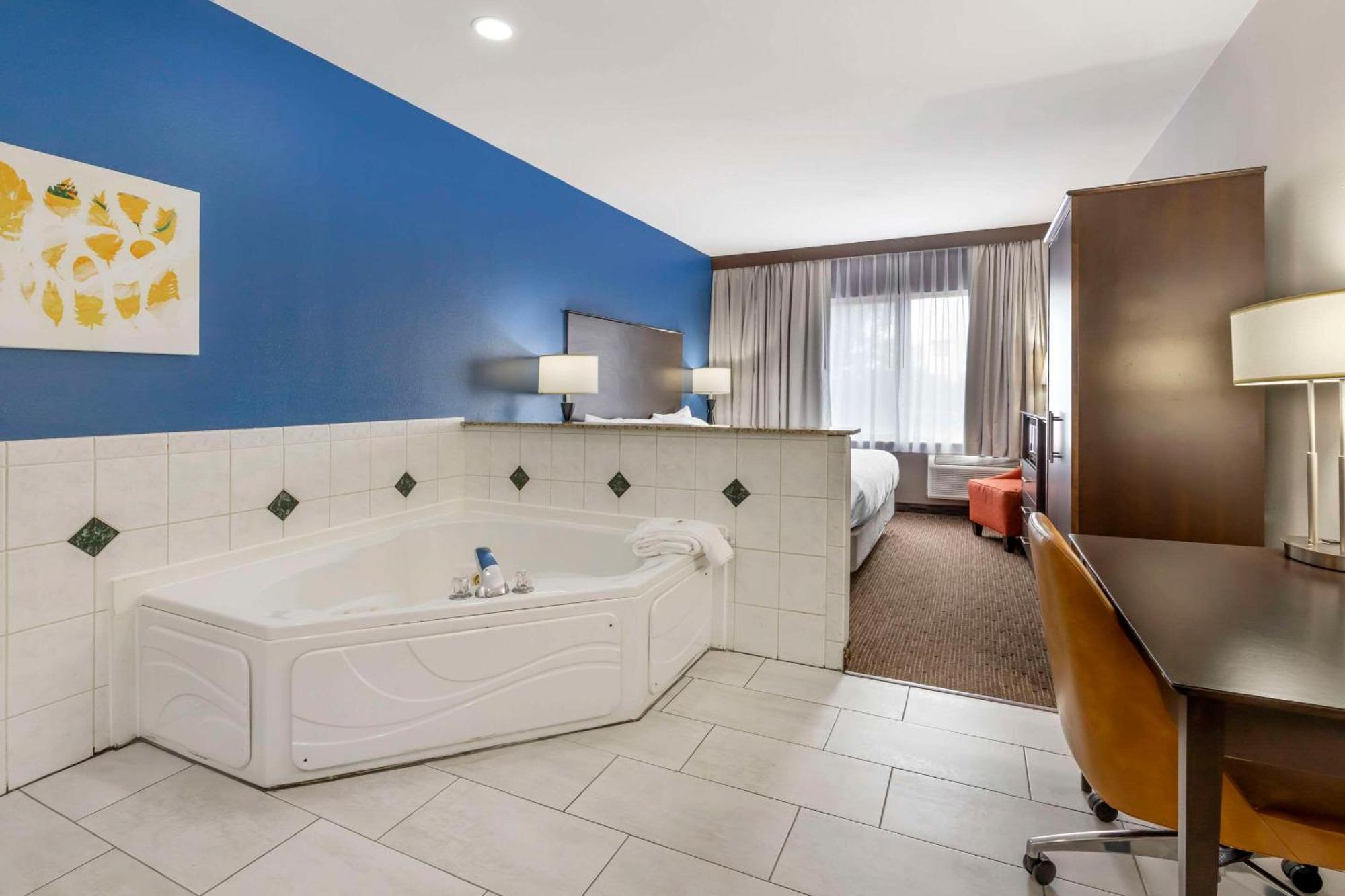 Comfort Inn & Suites New Lisbon Exterior foto