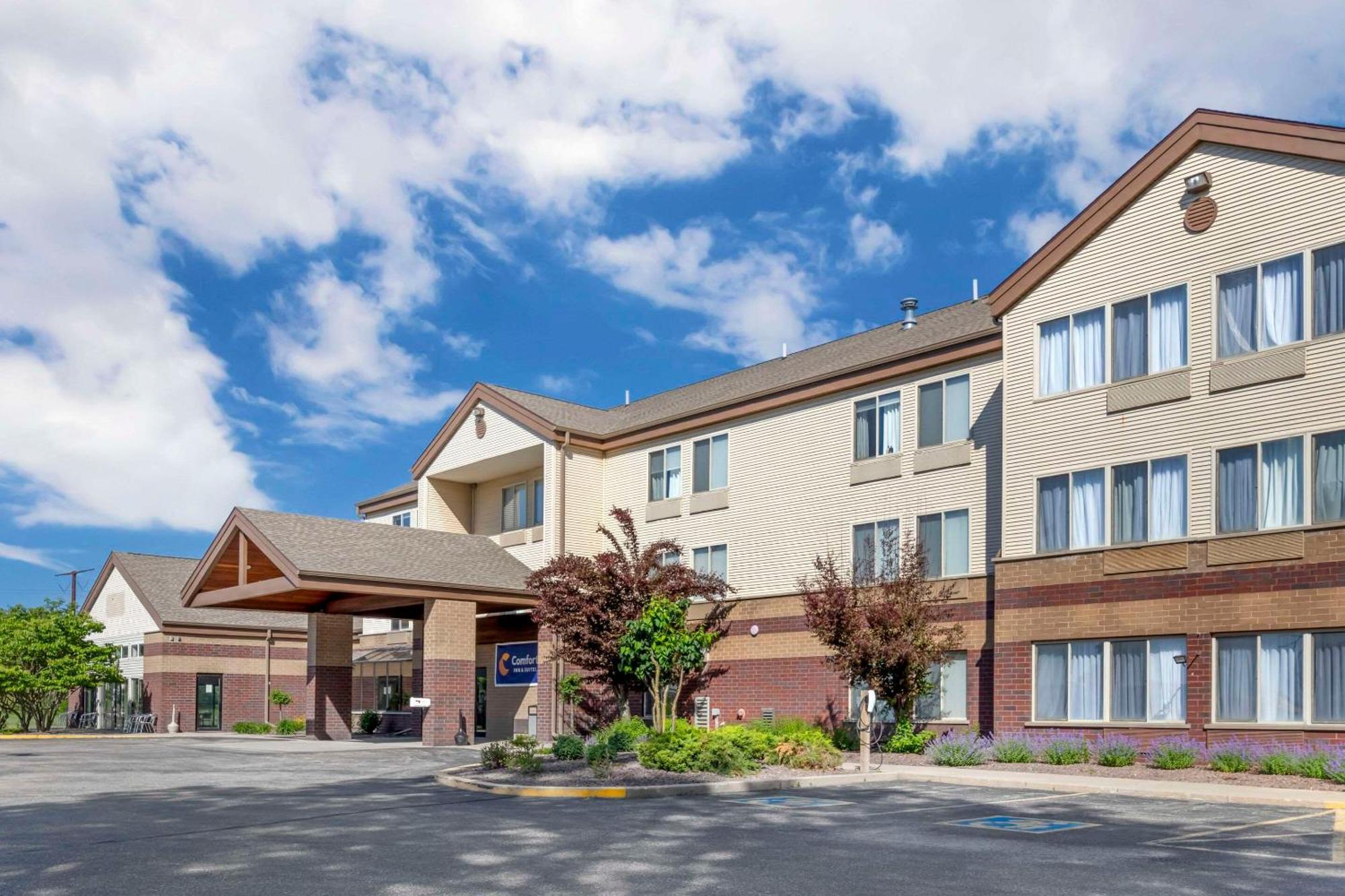 Comfort Inn & Suites New Lisbon Exterior foto